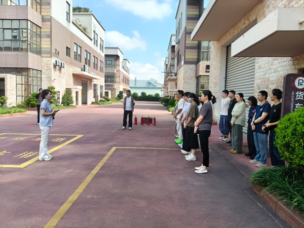 烟气脱硫蝶阀厂家雷力阀门积极参与园区消防安全培训及应急演练.jpg